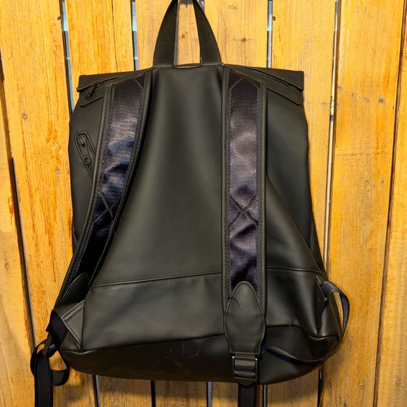 Hunter Backpack - Picture 9 of 11